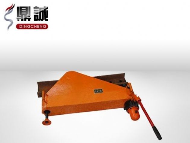 點(diǎn)擊查看詳細(xì)信息<br>標(biāo)題：垂直液壓彎軌機(jī) 閱讀次數(shù)：4675