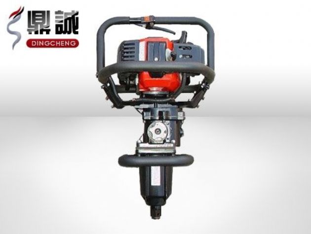 點擊查看詳細(xì)信息<br>標(biāo)題：便攜式內(nèi)燃扳手 閱讀次數(shù)：4640