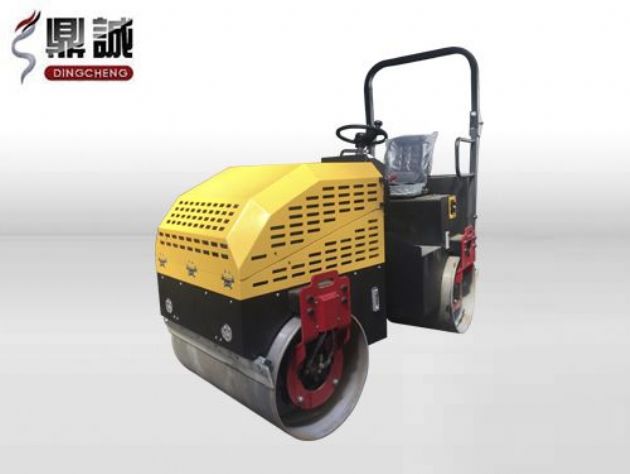 點(diǎn)擊查看詳細(xì)信息<br>標(biāo)題：2.5噸全液壓座駕式振動(dòng)壓路機(jī) 閱讀次數(shù)：14533