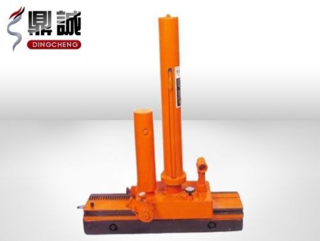 點(diǎn)擊查看詳細(xì)信息<br>標(biāo)題：機(jī)車落軌復(fù)位機(jī) 閱讀次數(shù)：5079